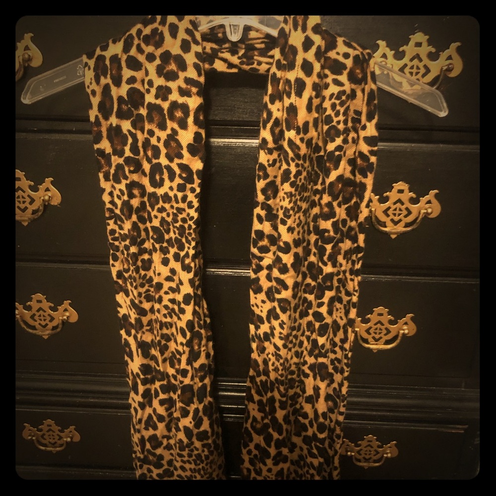 Leopard print scarf